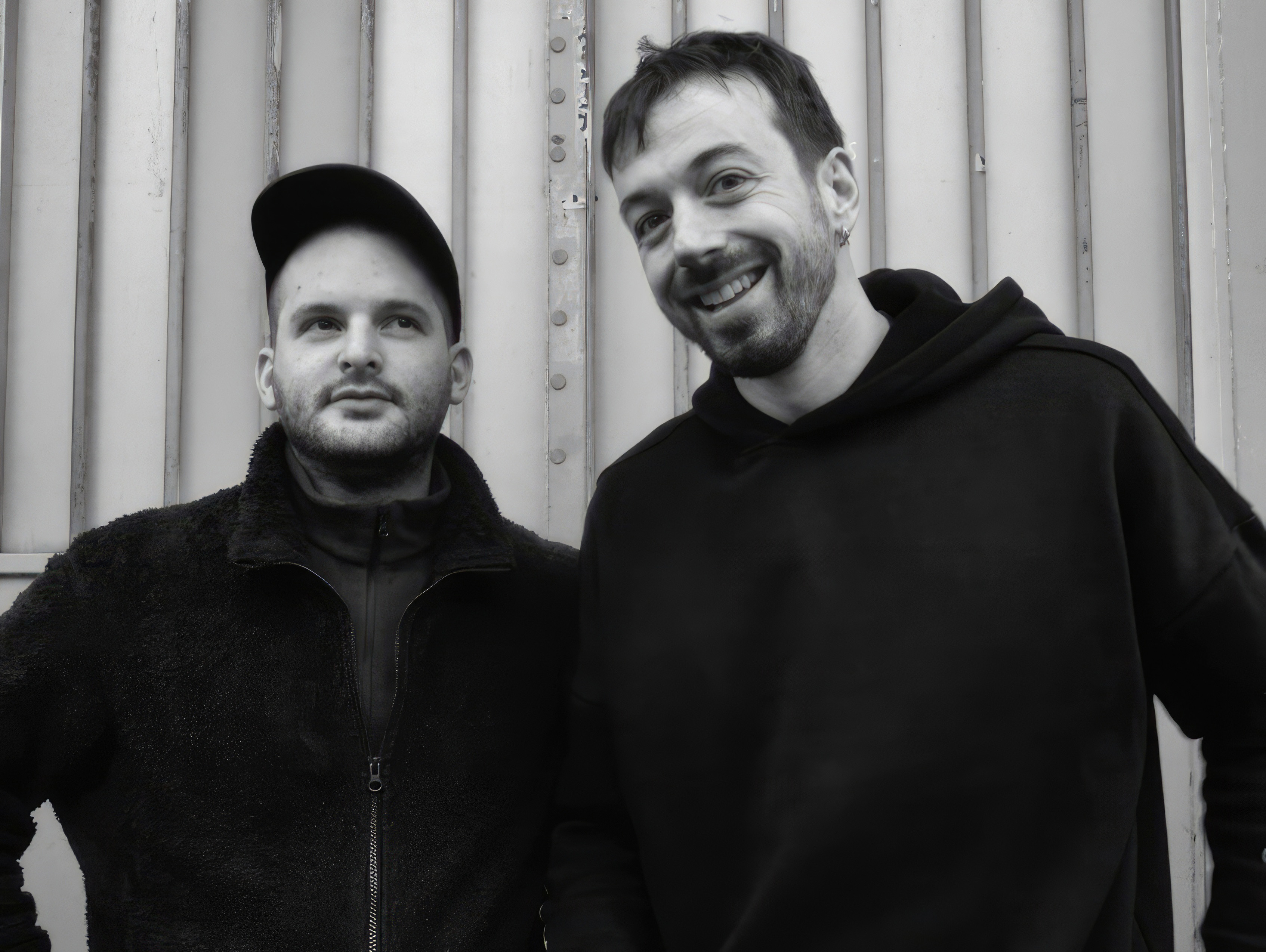 Beyond Midnight — Néon Minuit (France)